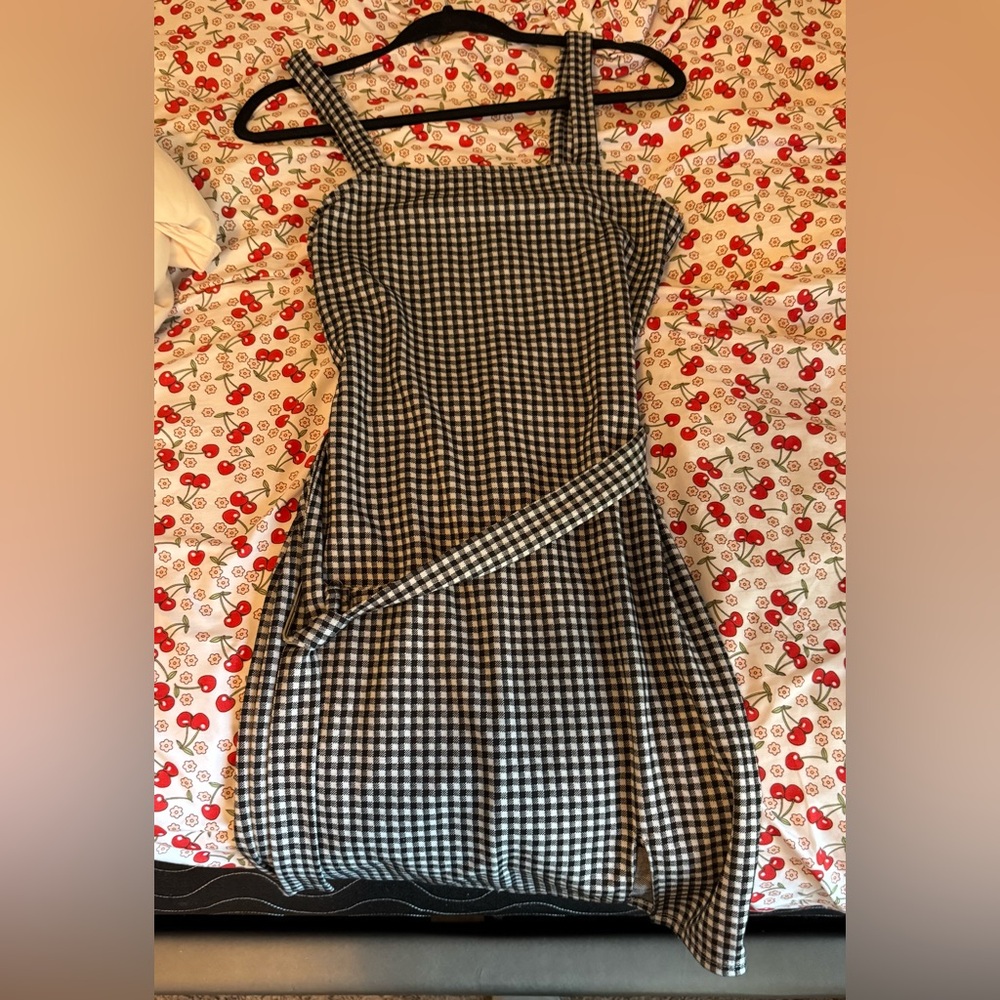 Black And White Gingham Plaid Dress With Belt And Buckle